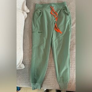 Figs Jade Zamora - Petite Jogger Scrub Pants
$46.00
XS - Jade - Petite